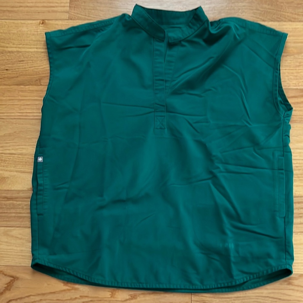 FIGS Rafaela Scrub Top - Hunter Green